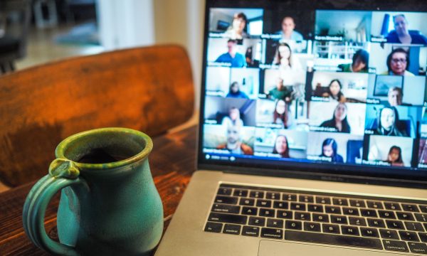 Arbeiten auf digitaler Ebene - Vereinbarkeit von Video- und Telefonkonferenzen mit der DSGVO
